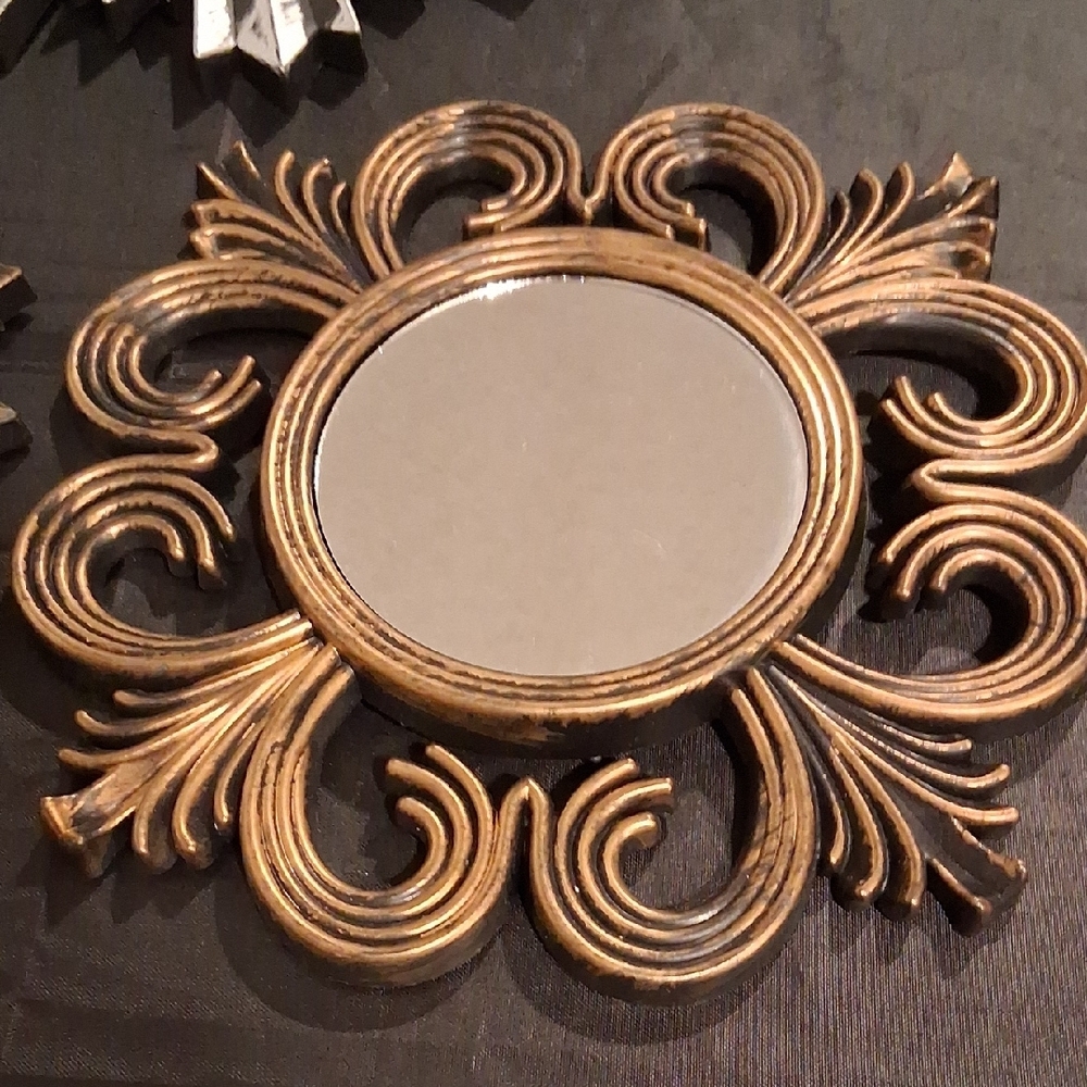 Decorative Plastic Sunburst Wall Mirror Set of 3 in Gold and Silver Tone - Picture 3 of 11